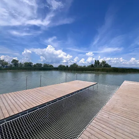 Balatoni Panorámás Saját Partszakasszal,medencével Balatonszárszó