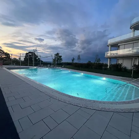 Balatoni Panorámás Saját Partszakasszal,medencével Balatonszárszó