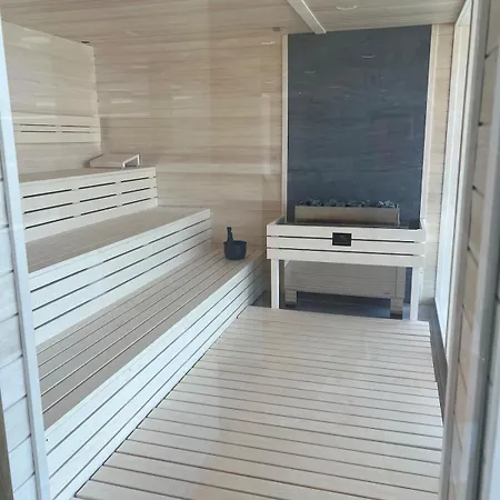 Balatoni Panorámás Saját Partszakasszal,medencével