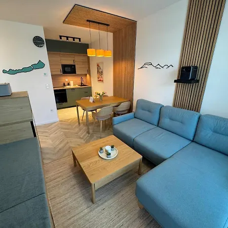 Appartement Balatoni Panorámás Saját Partszakasszal,medencével Balatonszárszó