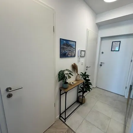 아파트 Balatoni Panoramas Lakas Sajat Partszakasszal,medencevel
